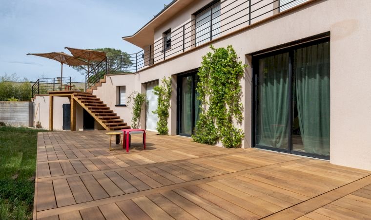 Préparer le sol pour l'installation d'une terrasse en bois