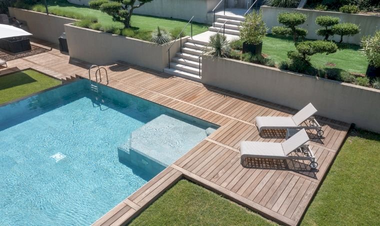 Essences de bois exotiques pour margelles de piscine