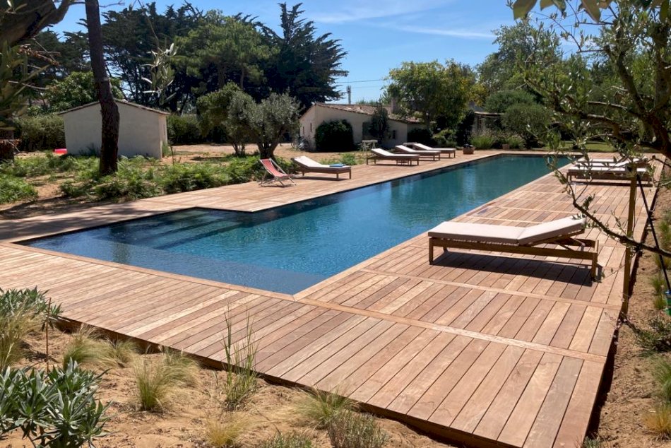 plage bois exotique ipé prémontée pour piscine - Wedeck s'adapte à toutes les surfaces et toutes les dimensions